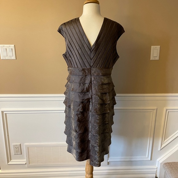 Brown Cocktail dress with silver shimmer - Picture 3 of 9